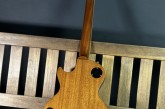 Gibson 2006 Les Paul Classic Honey Burst-11.jpg
